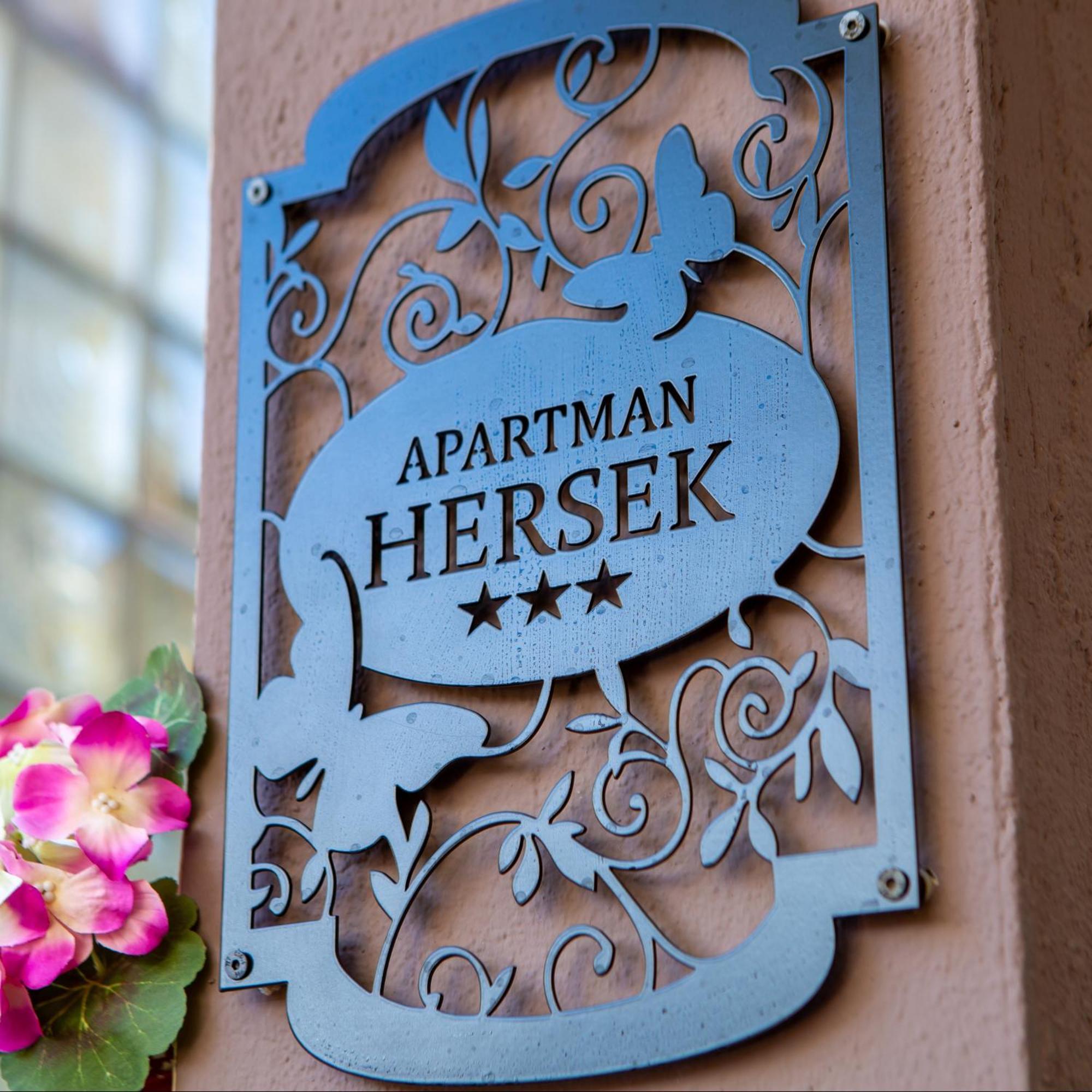 Apartman Hersek โมสตาร์ ภายนอก รูปภาพ