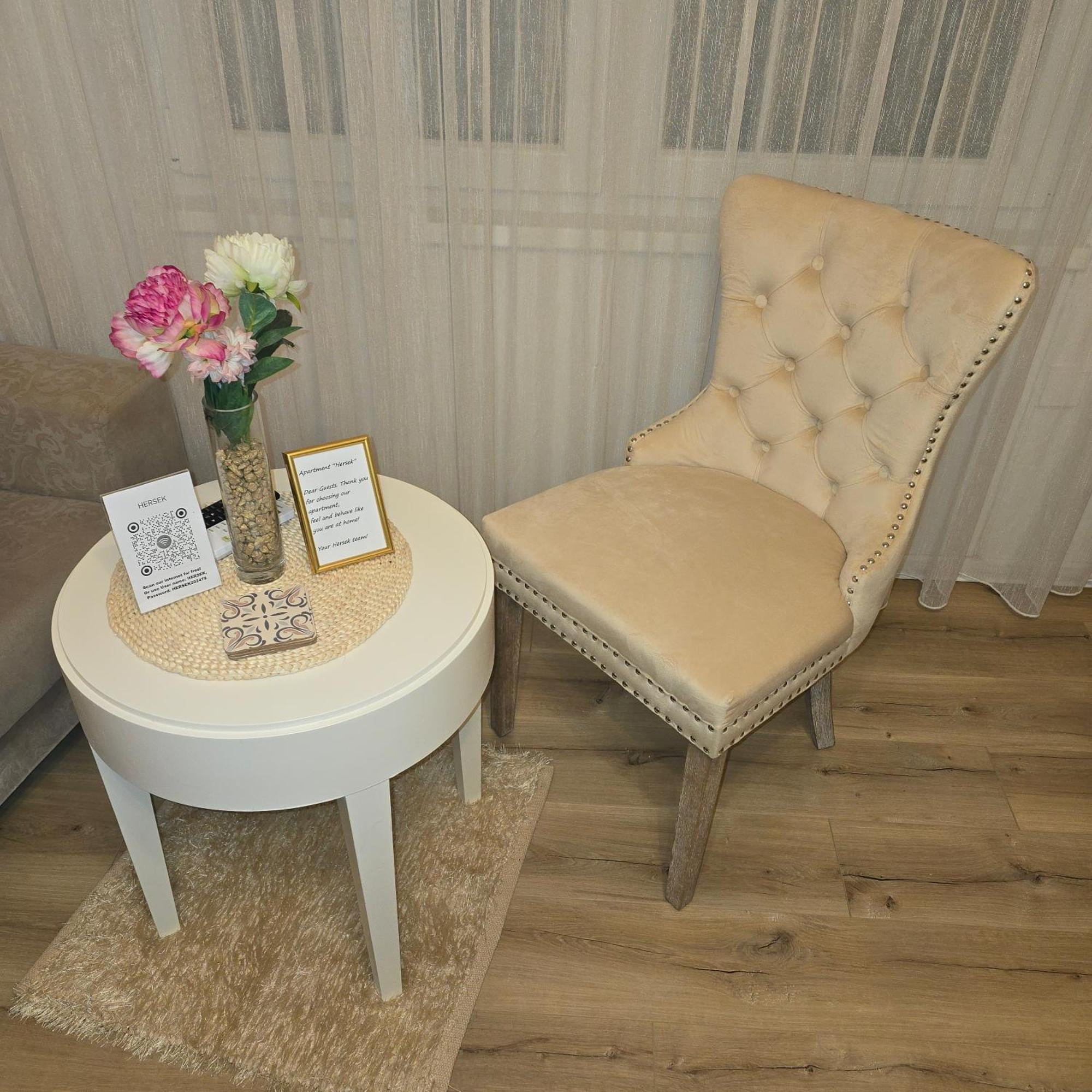 Apartman Hersek โมสตาร์ ภายนอก รูปภาพ